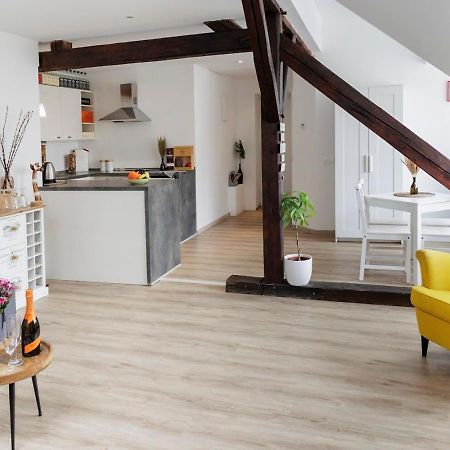 Vip Apartment In Old Town With Free Parking Pressburg Exterior foto