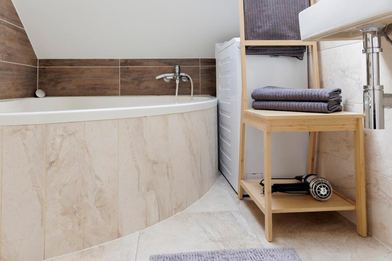 Vip Apartment In Old Town With Free Parking Pressburg Exterior foto