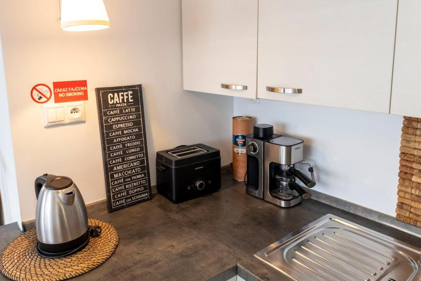Vip Apartment In Old Town With Free Parking Pressburg Exterior foto