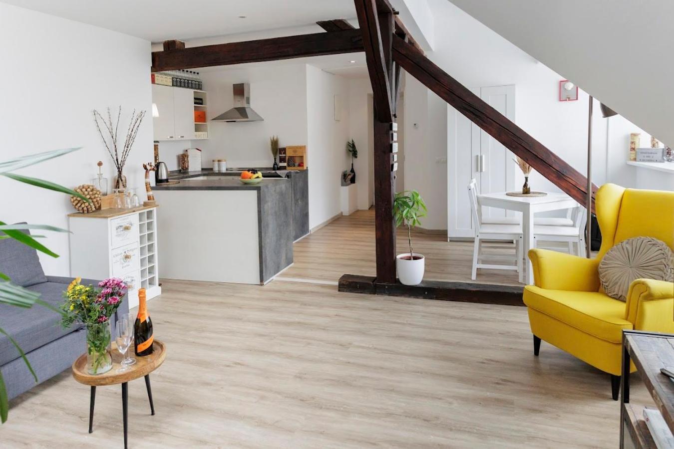 Vip Apartment In Old Town With Free Parking Pressburg Exterior foto
