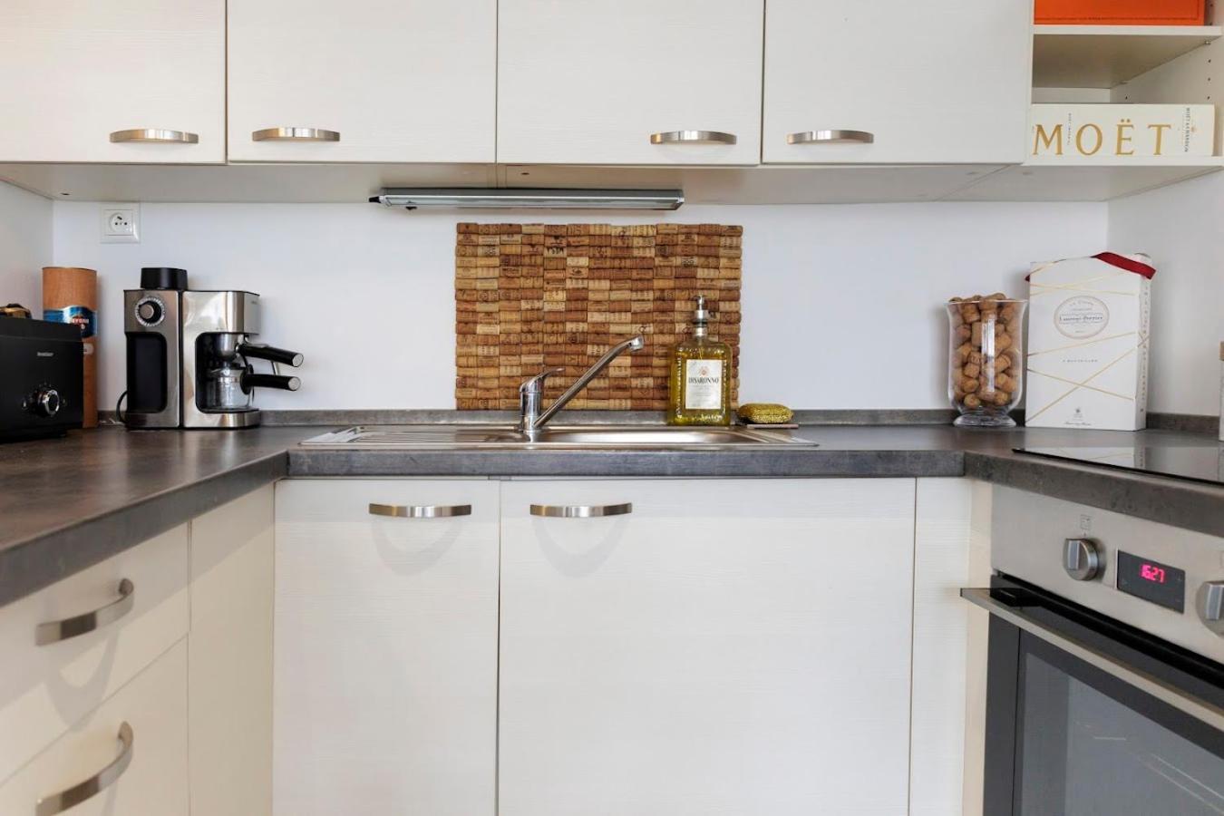 Vip Apartment In Old Town With Free Parking Pressburg Exterior foto
